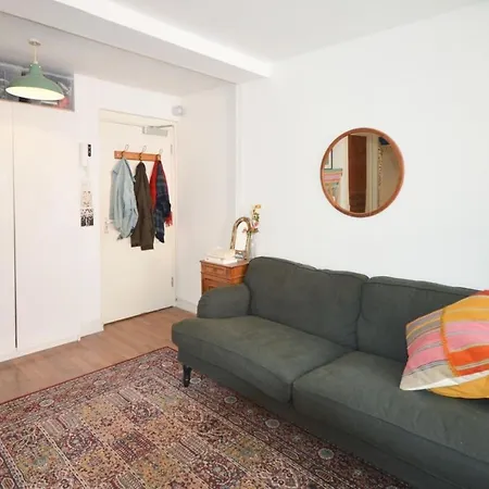 Bright And Cosy Studio In Stokes Croft 布里斯托