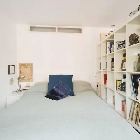 Bright And Cosy Studio In Stokes Croft *