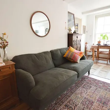 Bright And Cosy Studio In Stokes Croft شقة